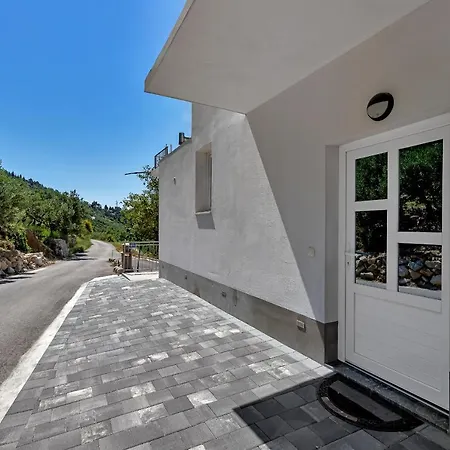 Apricus Apartment Makarska