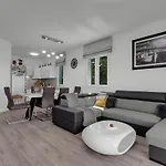 Apricus Apartment Makarska
