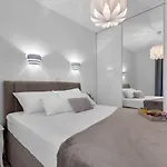 Apricus Apartment *
