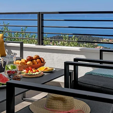 Apricus Apartament *